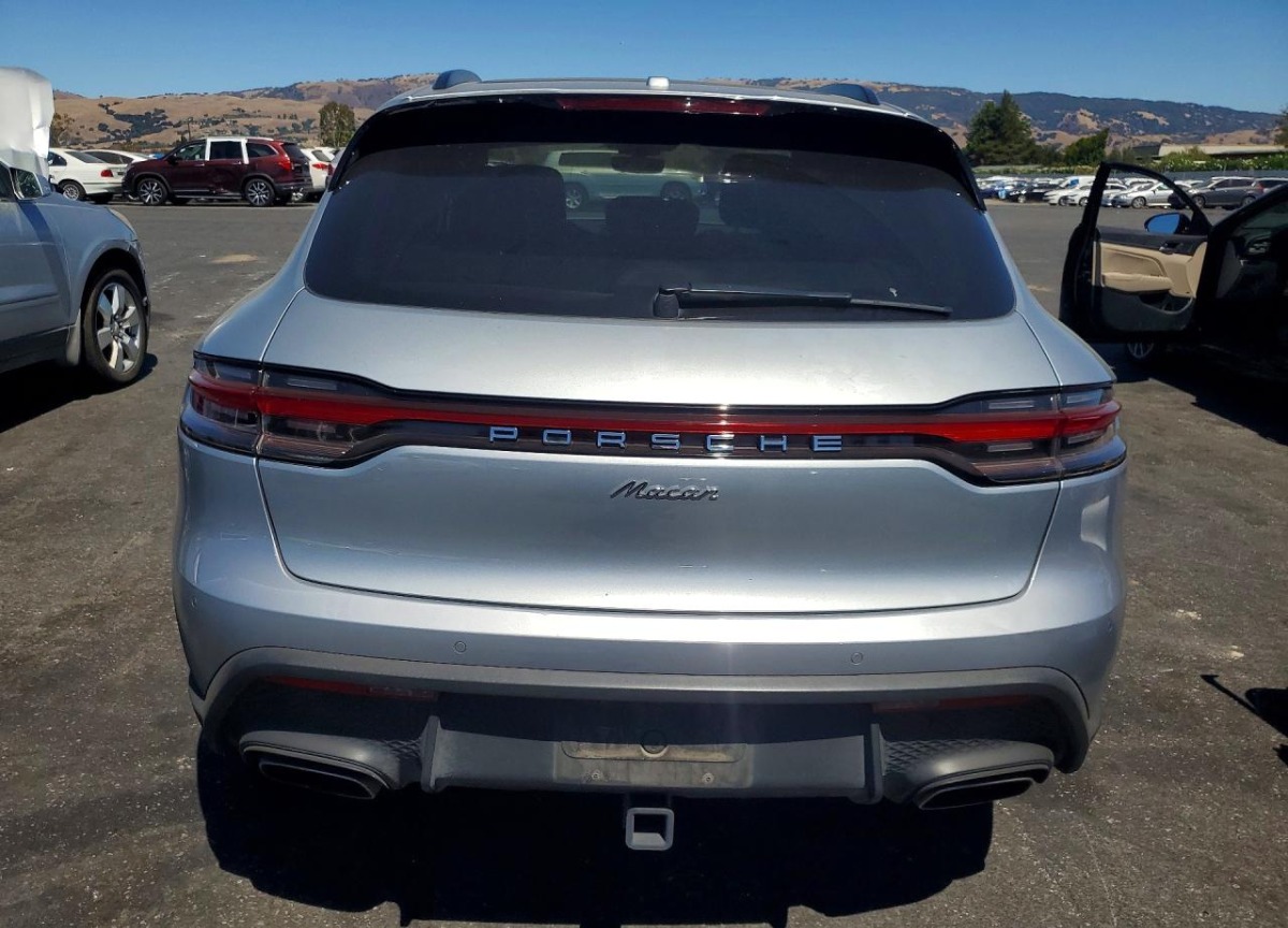 2022 Porsche Macan auction photo 6