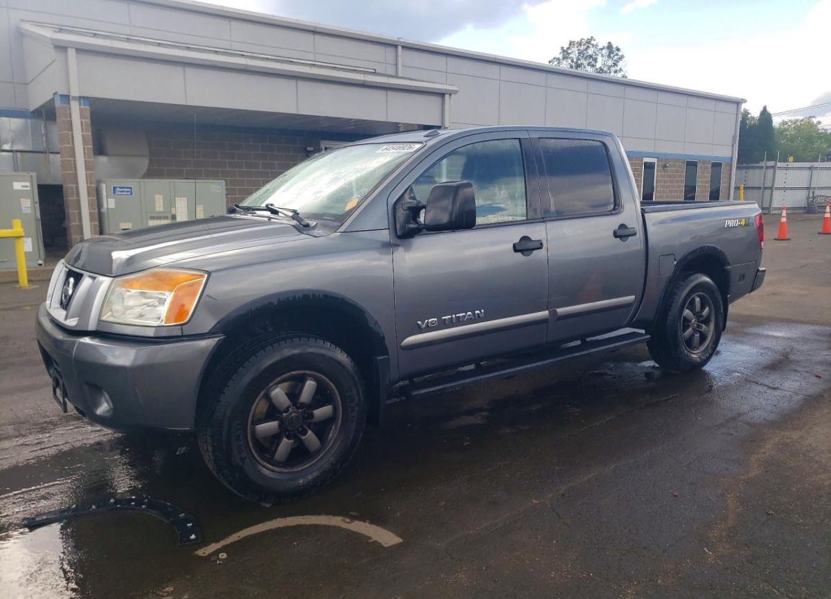 2015 Nissan Titan