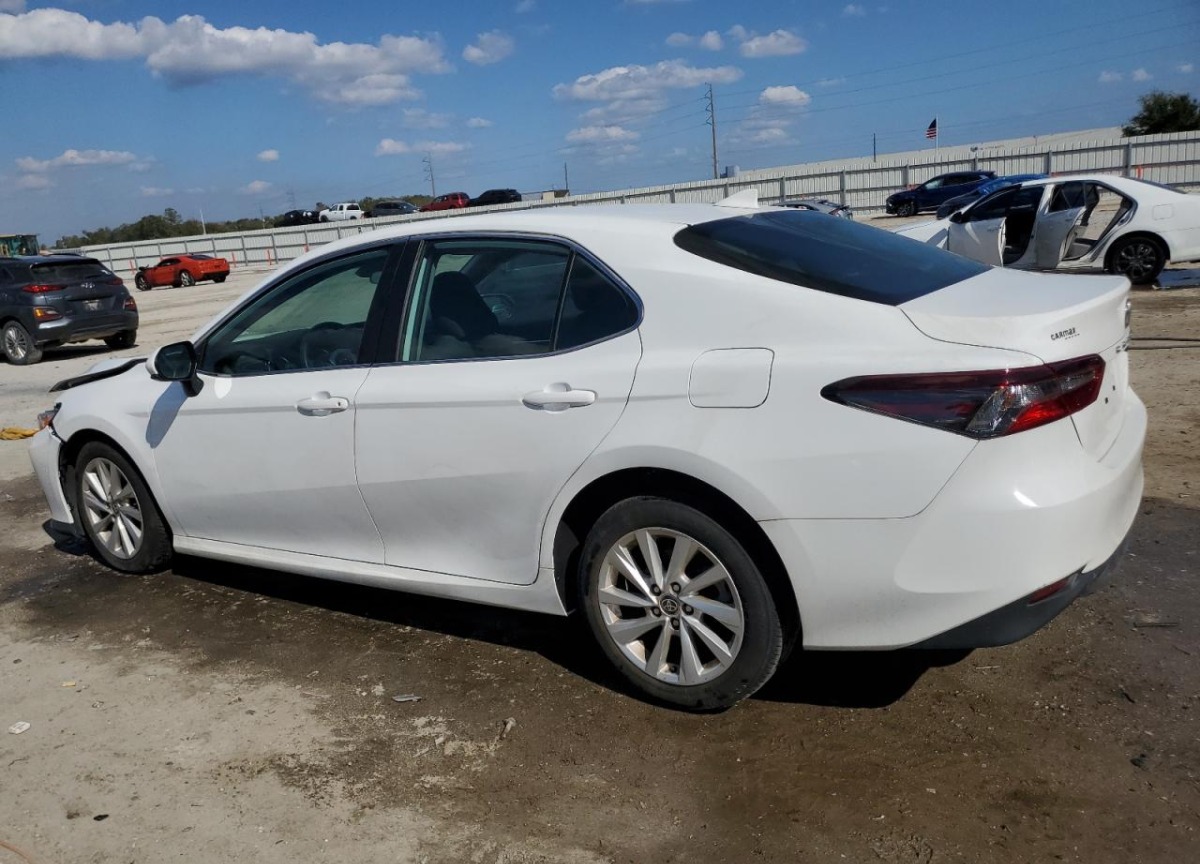 2023 Toyota Camry auction photo 2