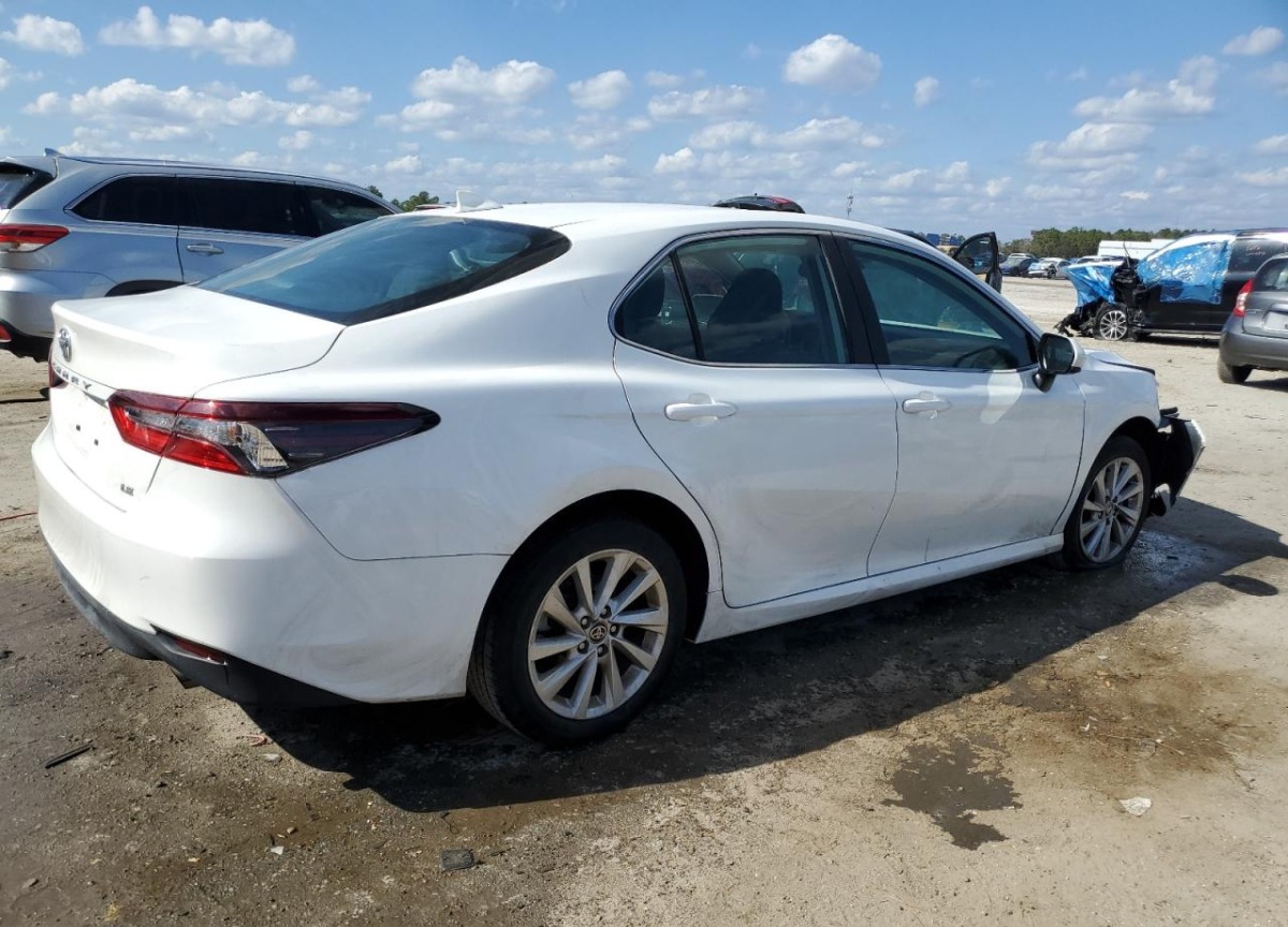 2023 Toyota Camry auction photo 3