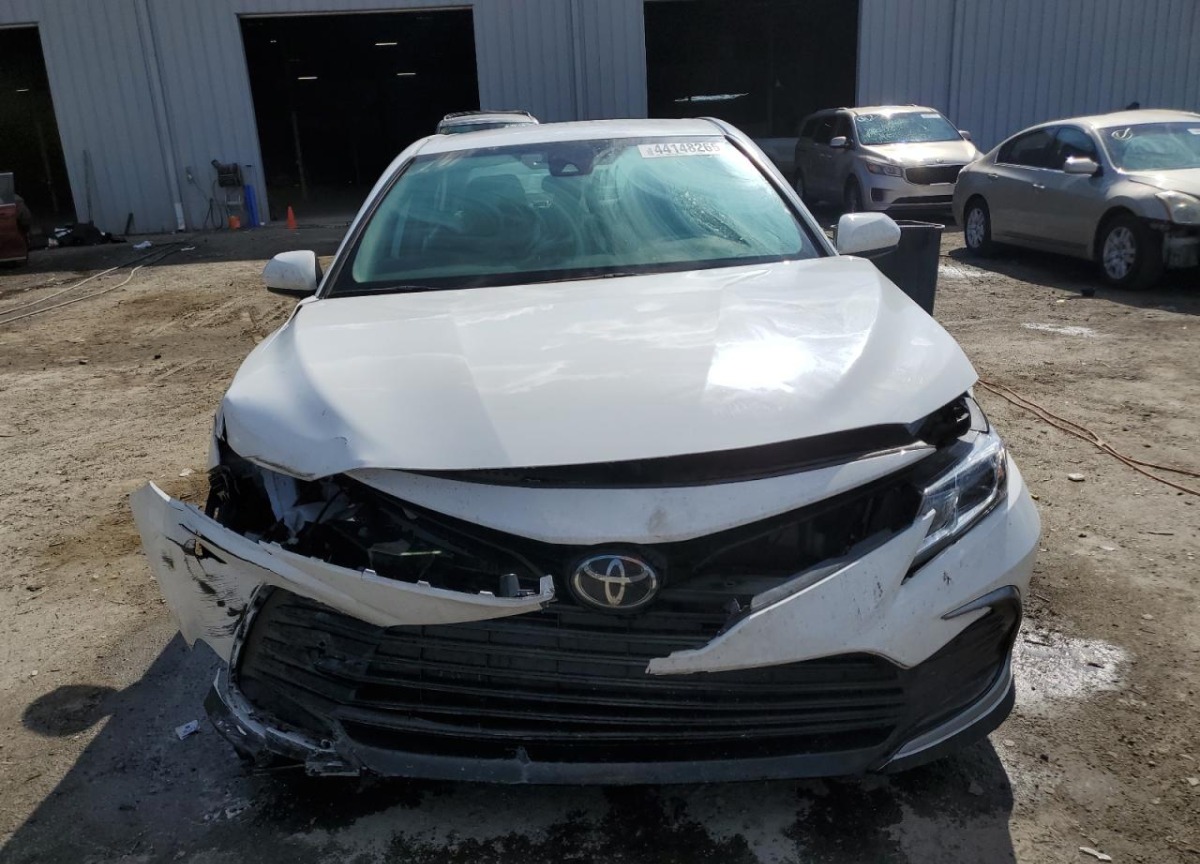 2023 Toyota Camry auction photo 5